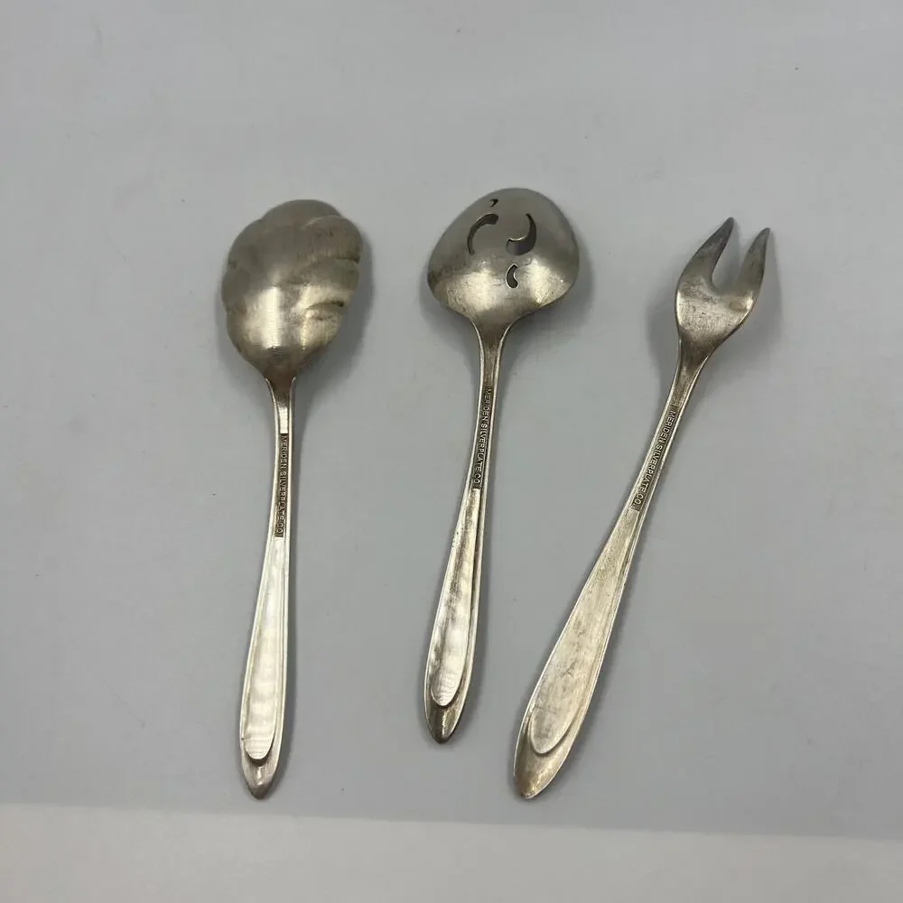 Antique Meriden Silverplate First Lady‎ Pattern Clamshell & Relish Spoon, Fork